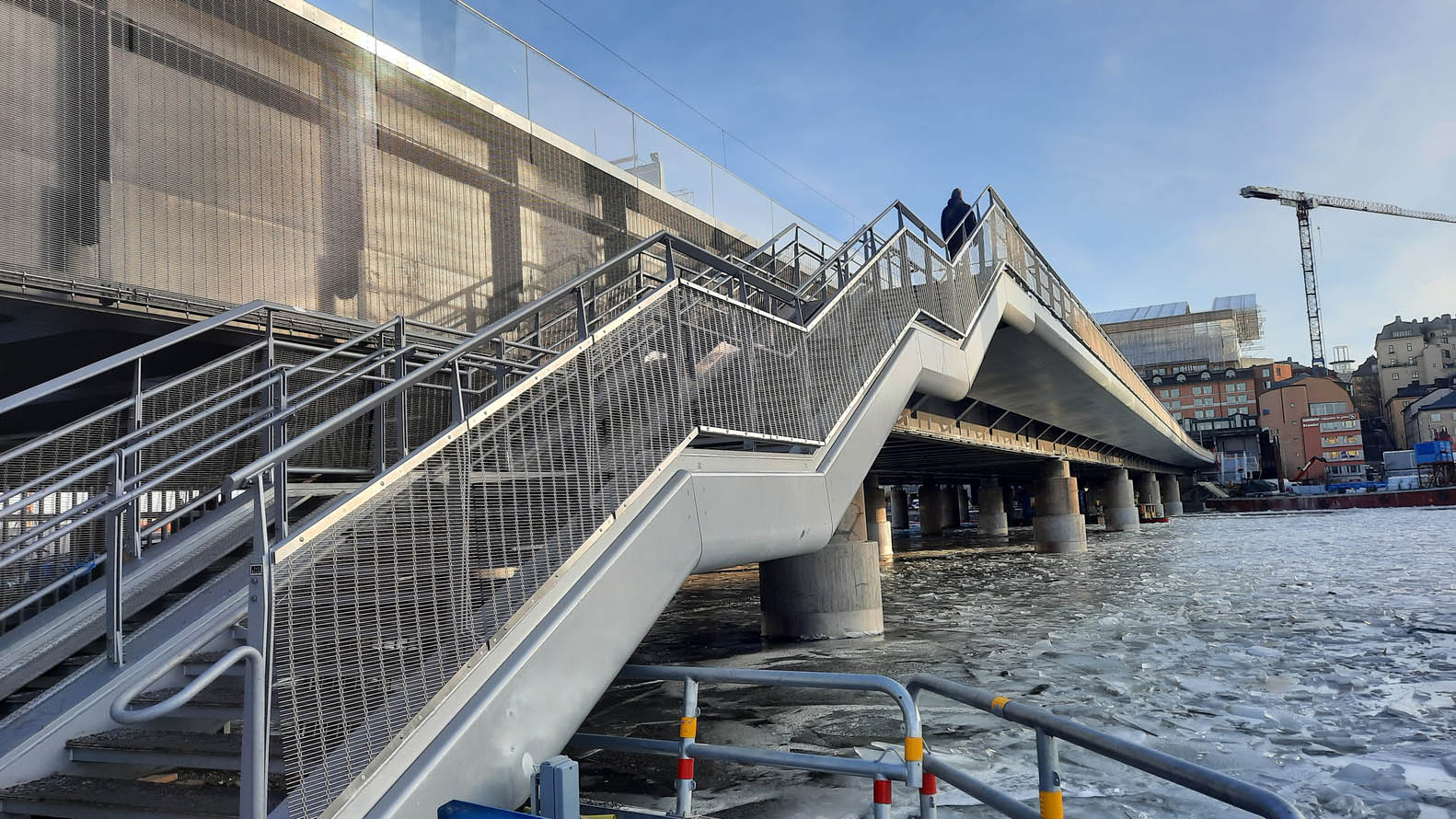 Architectural Wire Mesh for Effective Fall Protection - 10010
